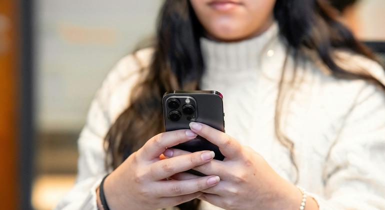 Во всем мире растут масштабы онлайн-насилия в отношении женщин.